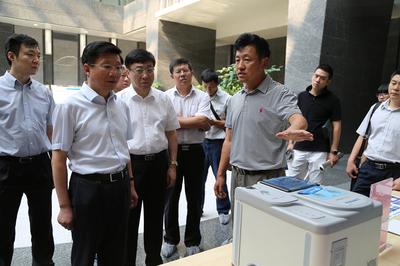 長春市副市長白緒貴到長春光機所調研