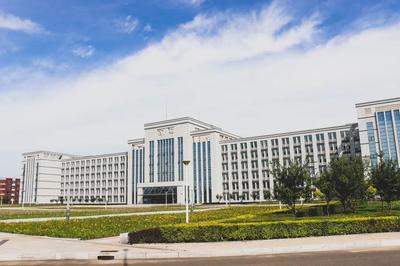 長春電子科技學(xué)院教學(xué)樓